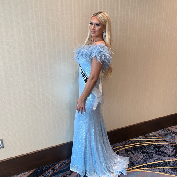 Jovani Dresses & Skirts - JOVANI GOWN 06166
